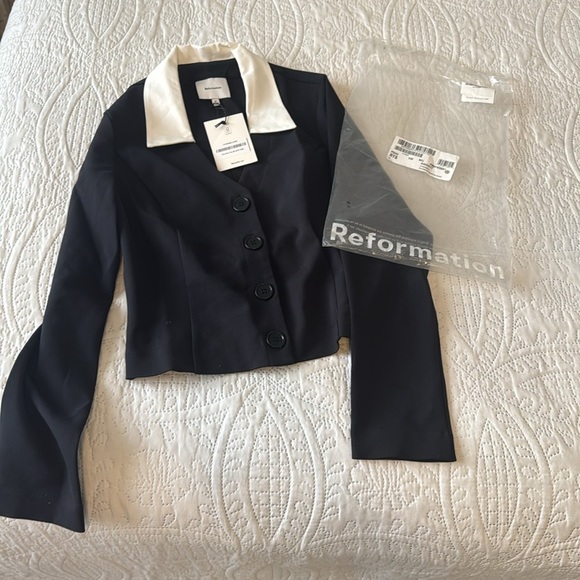 NWT REFORMATION Pia black top white collar long sleeve cropped size medium. - Picture 8 of 12